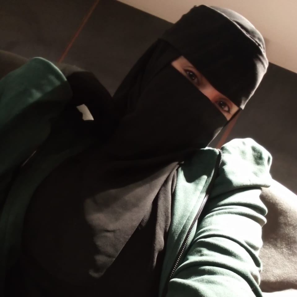 أسماء عاطف